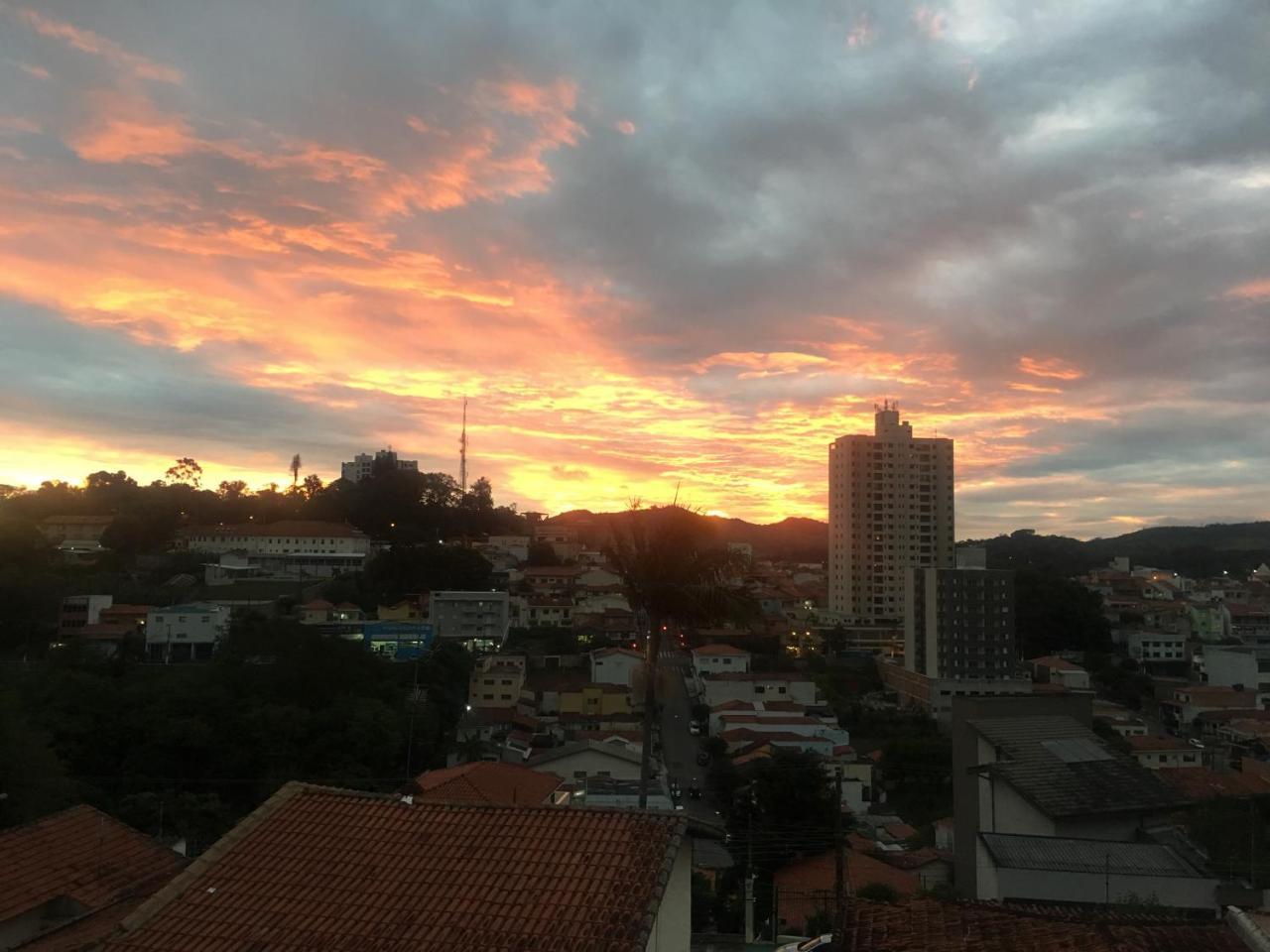 Pousada Casa De Braganca Bragança Paulista Esterno foto